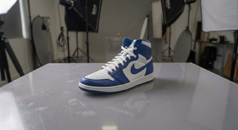 Sneaker before editing, original shot with background